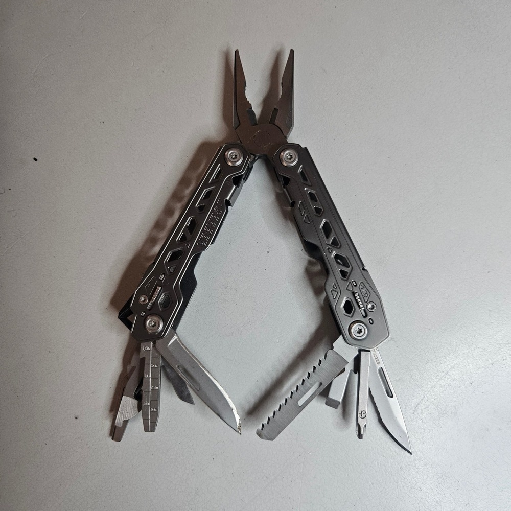 Gerber Truss Multi-Tool 17-in-1 Stainless Steel Pliers with Nylon Sheath Black
